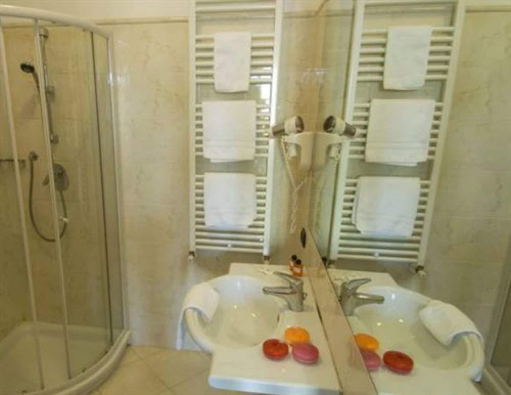 Hotel Cinque Giornate Milan Exterior photo