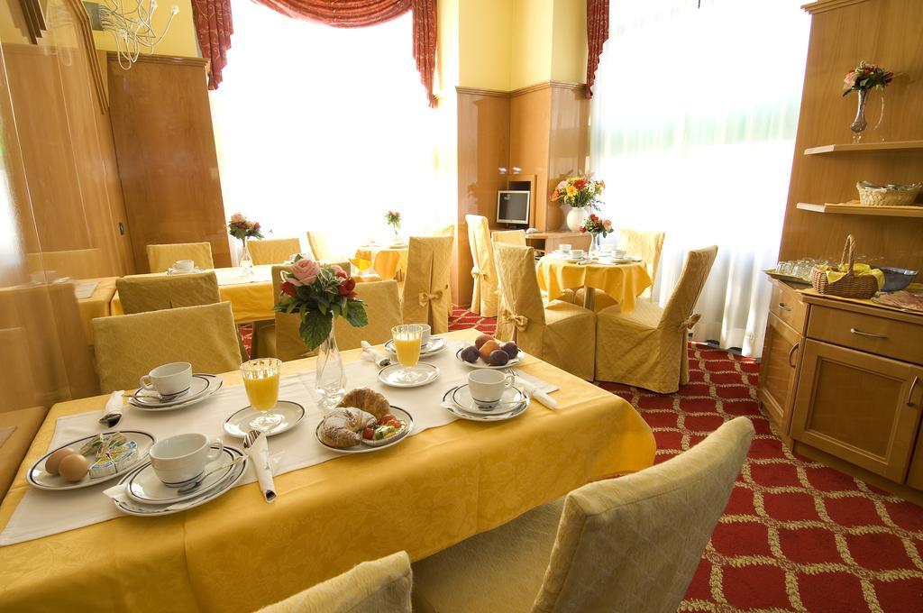 Hotel Cinque Giornate Milan Exterior photo